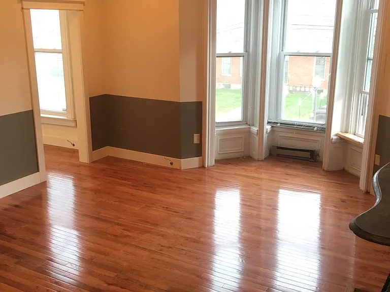 29 Clinton St #3 — Photo 4