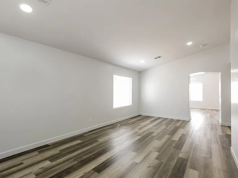 6417 W Magnolia St — Photo 3