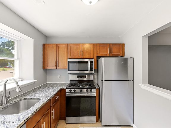 4th image of 12 S Indian Valley Ct #12