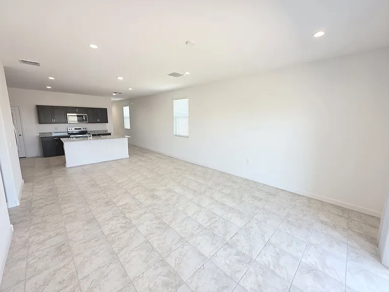 2844 W Shepperd Ave — Photo 5
