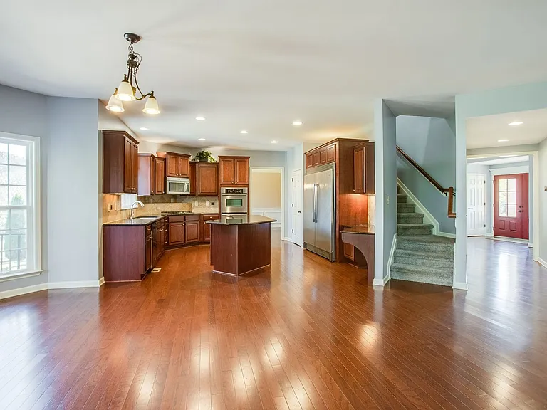 417 Gambrel Ct — Photo 23