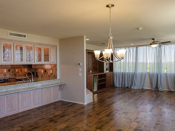 5th image of 800 W Avenue D APT 7
