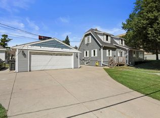 10006 W Bungalow Pkwy, Milwaukee, WI 53214