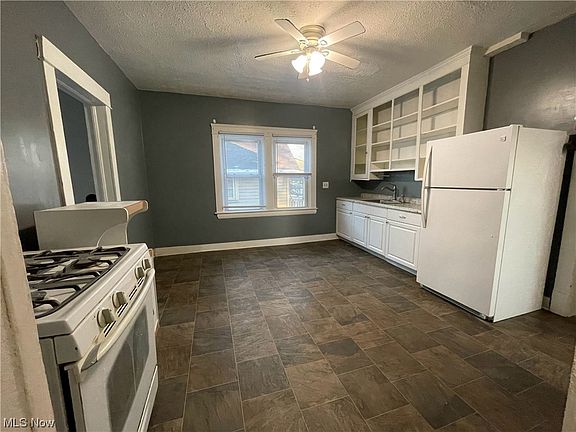 4th image of 2305 Tate Ave
