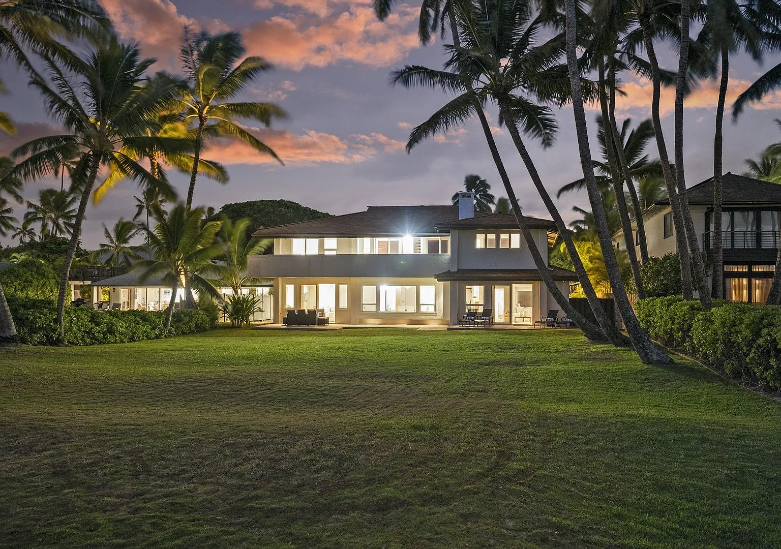 Ocean View Villa w/Beach as Backyard, Walk to Attractions: Kailua Hale Kahakai — Photo 1