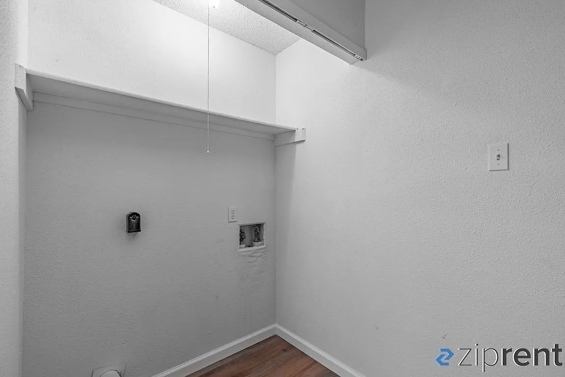 2 bed, 2.5 bath, 1250 sqft, $1,100 — Photo 3