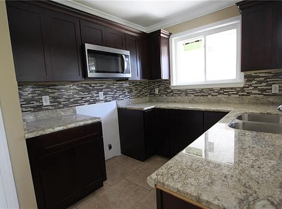 2nd image of 7525 Ligustrum Dr