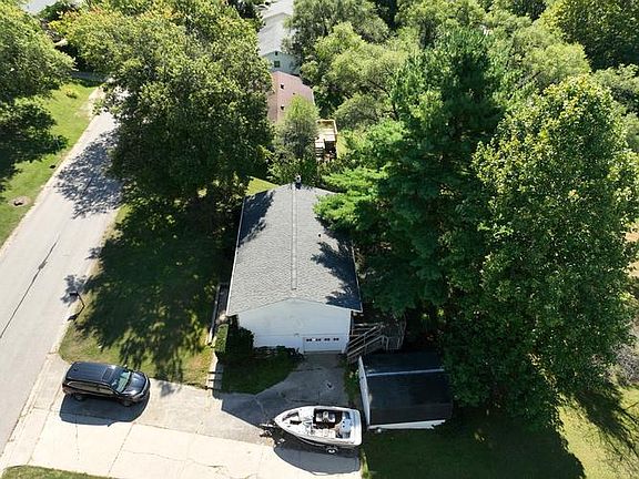 3rd image of 443 W Tamera Ln