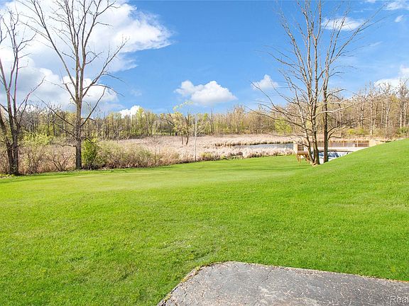 5th image of 9093 Jordan Rd