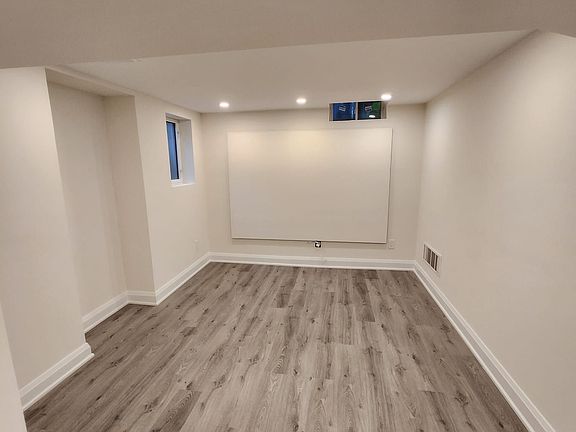 3rd image of 212 River Ridge Blvd