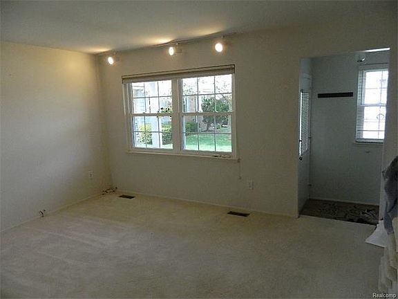 3rd image of 24427 Olde Orchard St #9