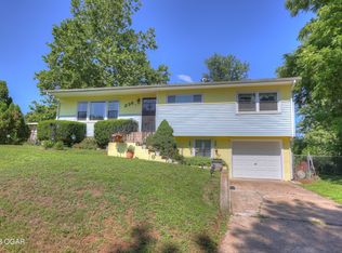 238 Hillcrest Dr, Neosho, MO 64850