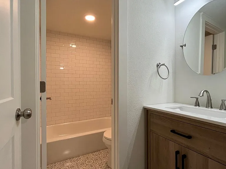 2255 Saint Charles Ave #203 — Photo 8