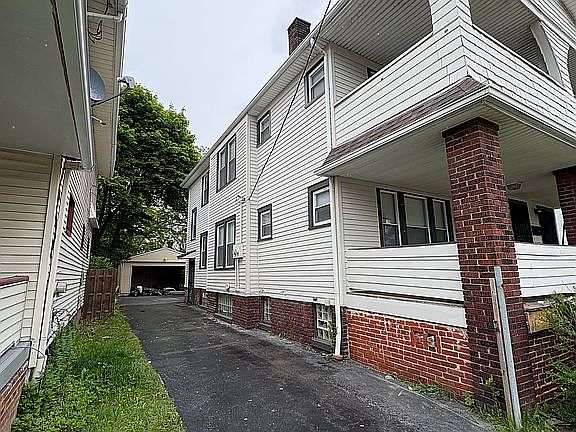 4th image of 3431 E 116th St