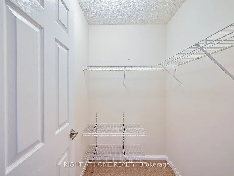 842 Luxton Dr — Photo 23
