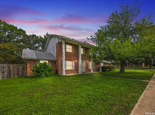 5827 GRASS HILL DR, Leon Valley, TX 78238