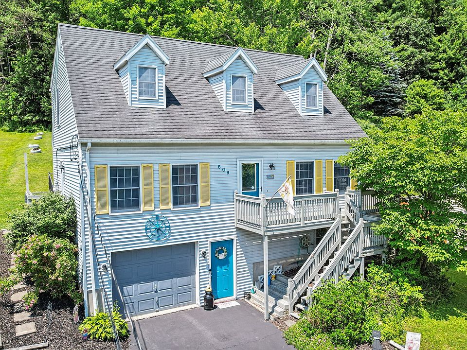 1st image of 609 Oakdale Rd