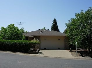 1342 Balsam Dr, Healdsburg, CA 95448