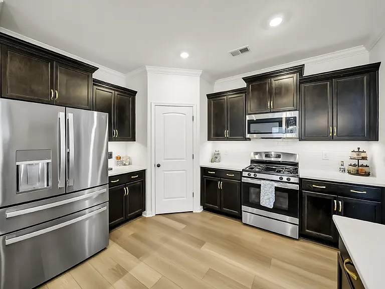 924 Windchase Way — Photo 1