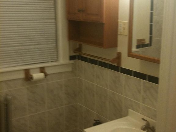 2nd image of 5820 N Glenwood Ave #2