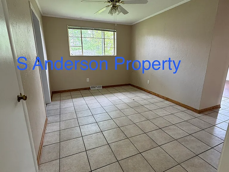 4124 Buckingham Dr — Photo 3