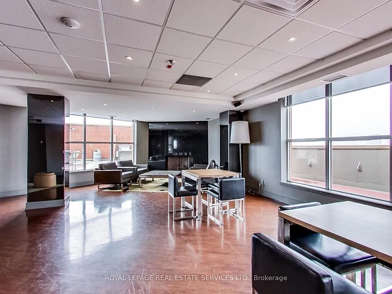 801 King St W #826 — Photo 23