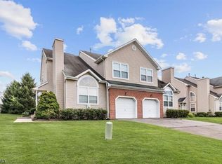 84 Castle Pointe Blvd, Piscataway, NJ 08854