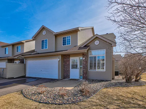 2440 Oakridge Cir, Hudson, WI 54016