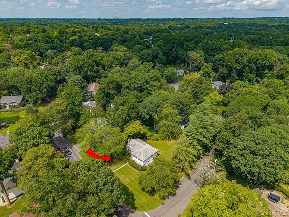 3rd image of 27 Meadowlark Road