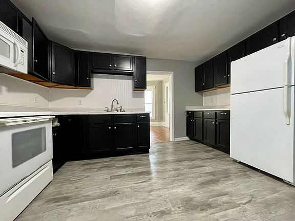 4th image of 3014 Girard Ave N