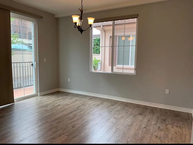 109 E McLean St — Photo 12