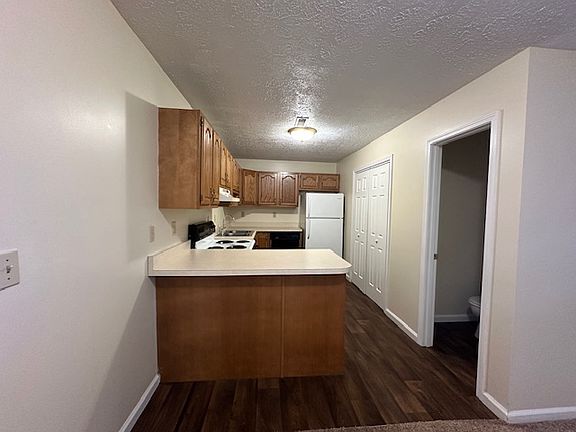3rd image of 3800 Sleepy Hollow Dr #3814