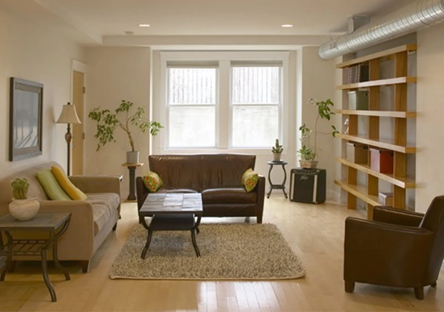 Somerville 2 BD 2 BATh Gem Available 9/1 — Photo 2