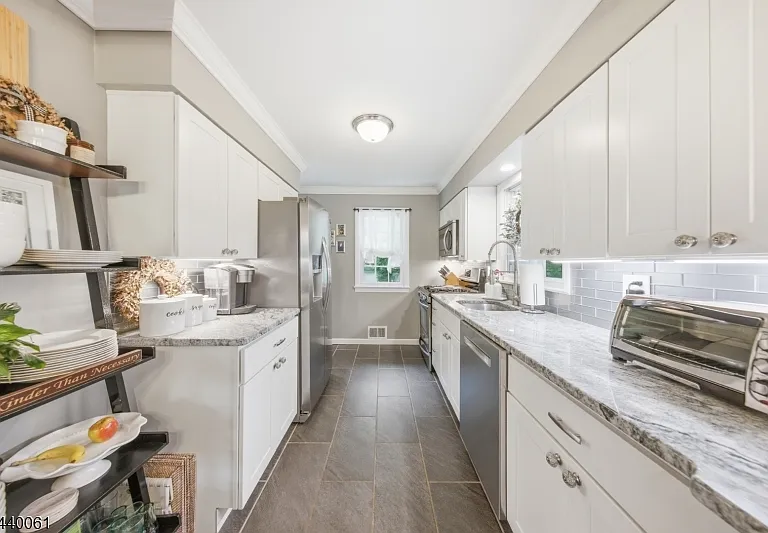 5 Arrowhead Trl — Photo 1