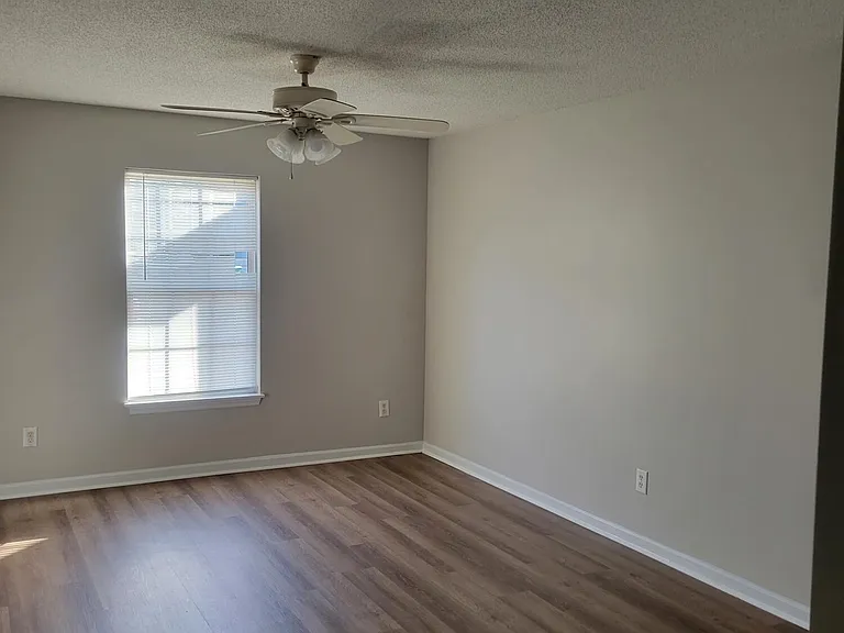 600 Hammock Ln #1 — Photo 4