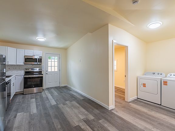 2nd image of 3455 W Woodlawn Ave #3