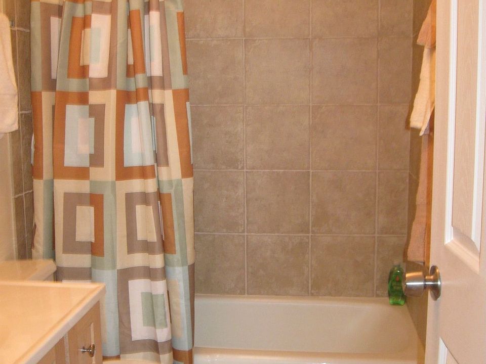 Full Bathroom #1 8' x 5'