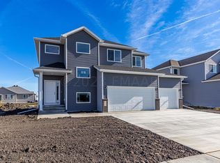 7314 28th St S, Fargo, ND 58104