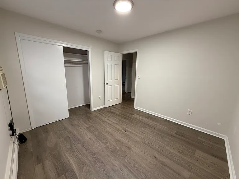 450 E Penn St #1 — Photo 28