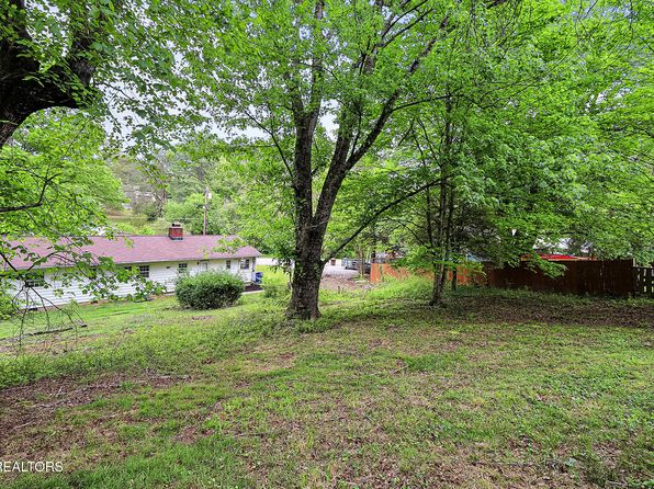 107 Underwood Rd, Oak Ridge, TN 37830