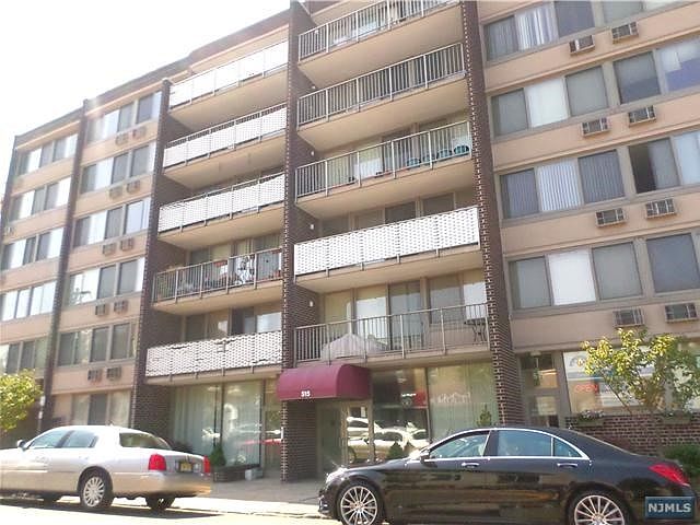1st image of 515 Anderson Ave #C005b-5b