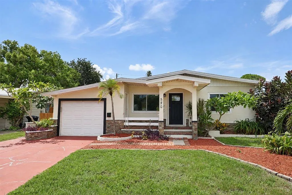 3 bed, 2.0 bath, 1395 sqft, $2,800 — Photo 1