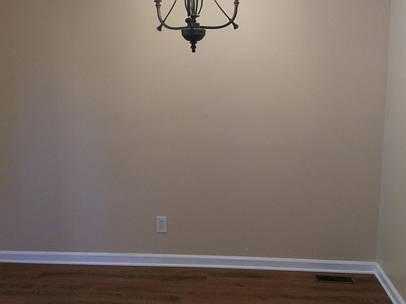 5th image of 2534 Hillingdon Dr