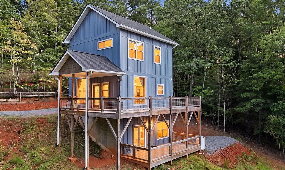 1st image of 790 Sierra Cir