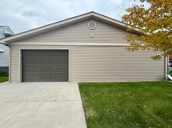 413 Saint Johns St, Wyandotte, MI