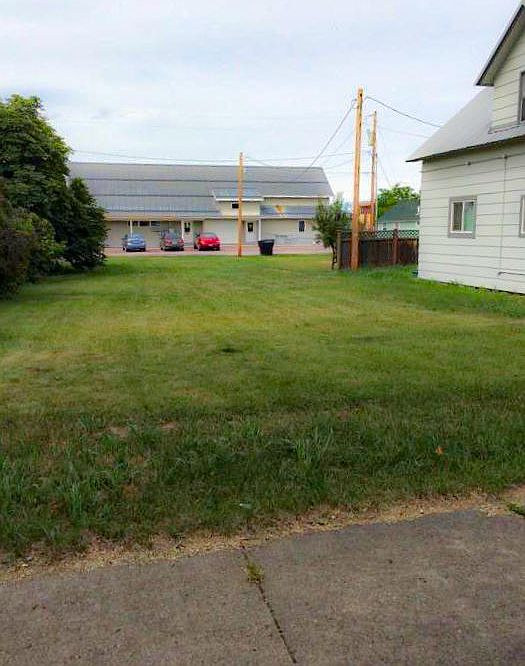 2nd image of 104 4th Ave W