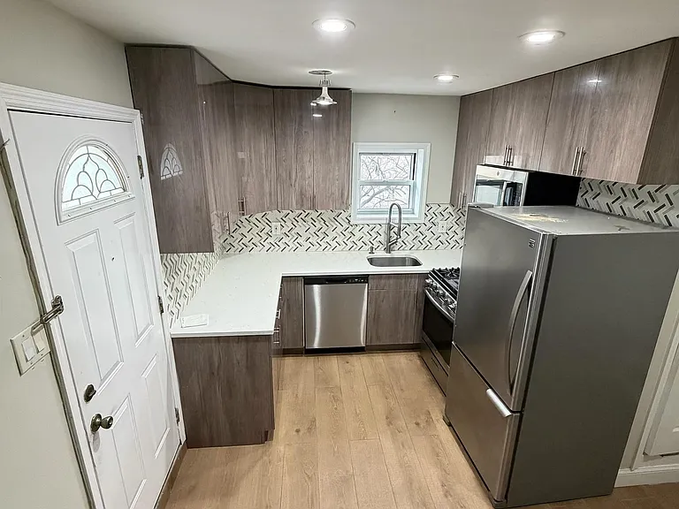 9107 Columbia Ave #2 — Photo 6