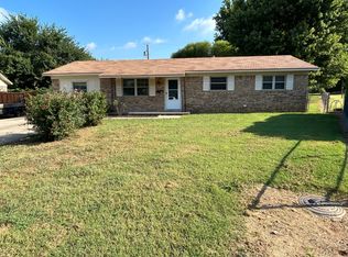 202 Ritter Circle Dr, Springdale, AR 72764