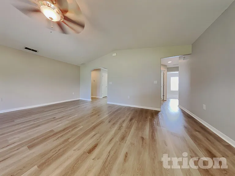 3390 Winchester Estates Cir — Photo 3