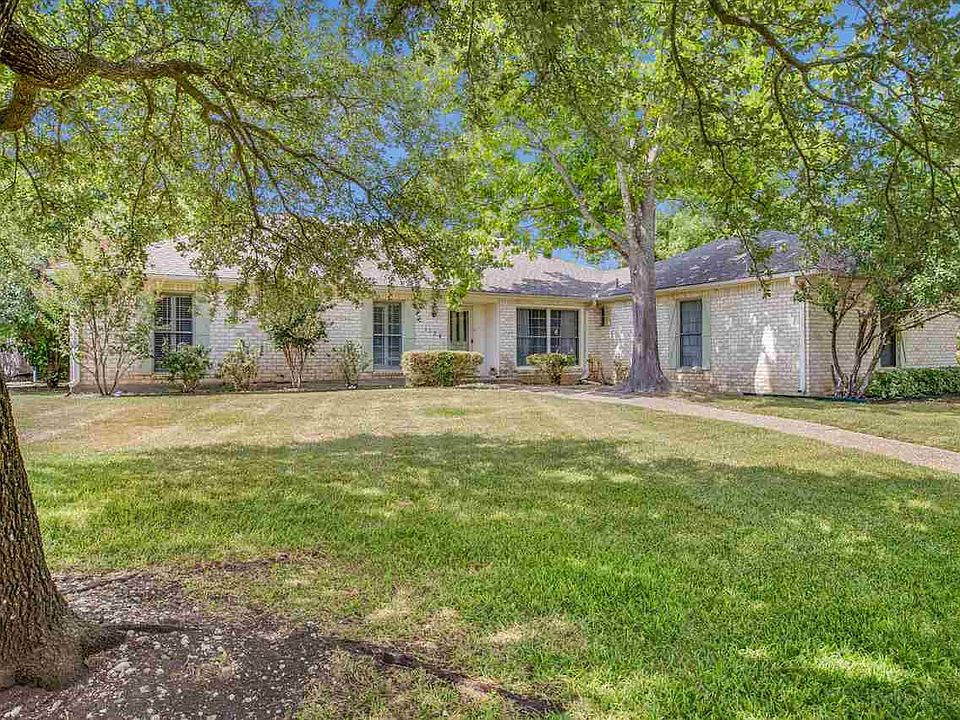 1st image of 1124 Knotty Oaks Dr